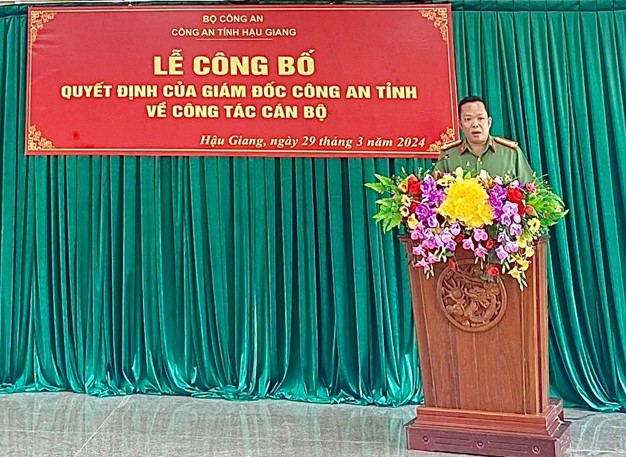 Đại tá Nguyễn Văn Thắng, Ủy viên Ban Thường vụ Đảng ủy, Phó Giám đốc Công an tỉnh phát biểu chỉ đạo tại buổi lễ